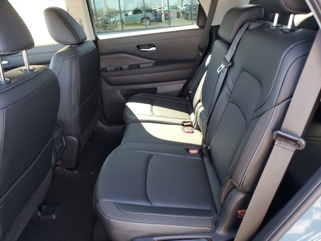 New 2026 Nissan Pathfinder SL image 16