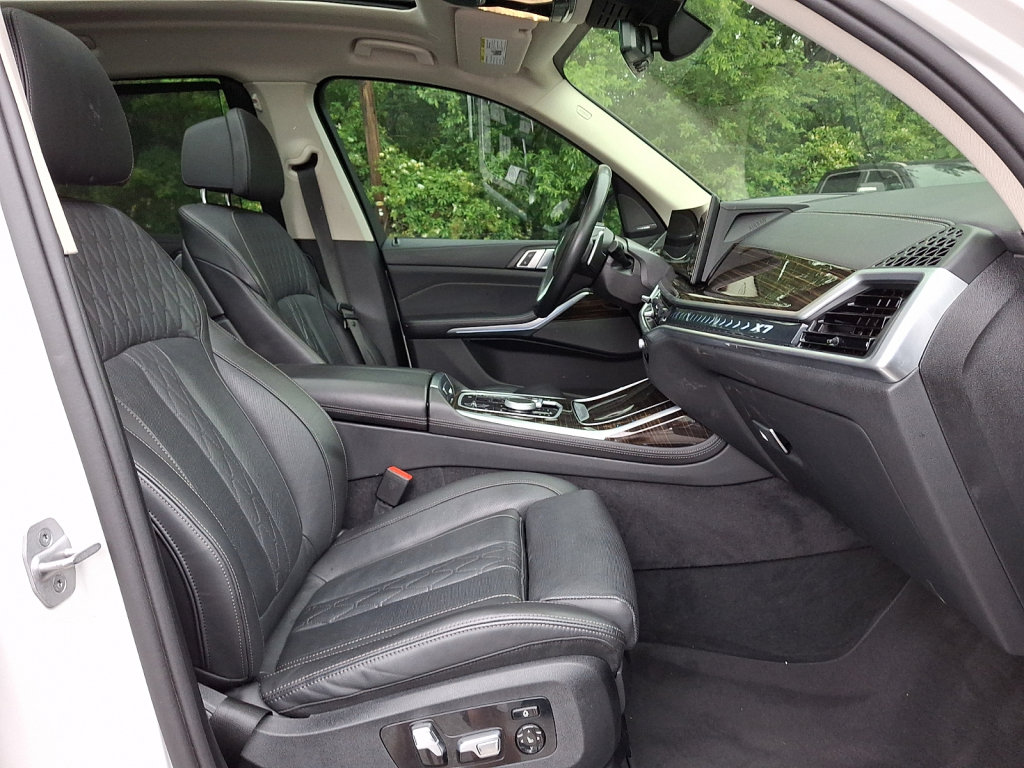 Used 2025 BMW X7 xDrive40i AWD/4WD image 11