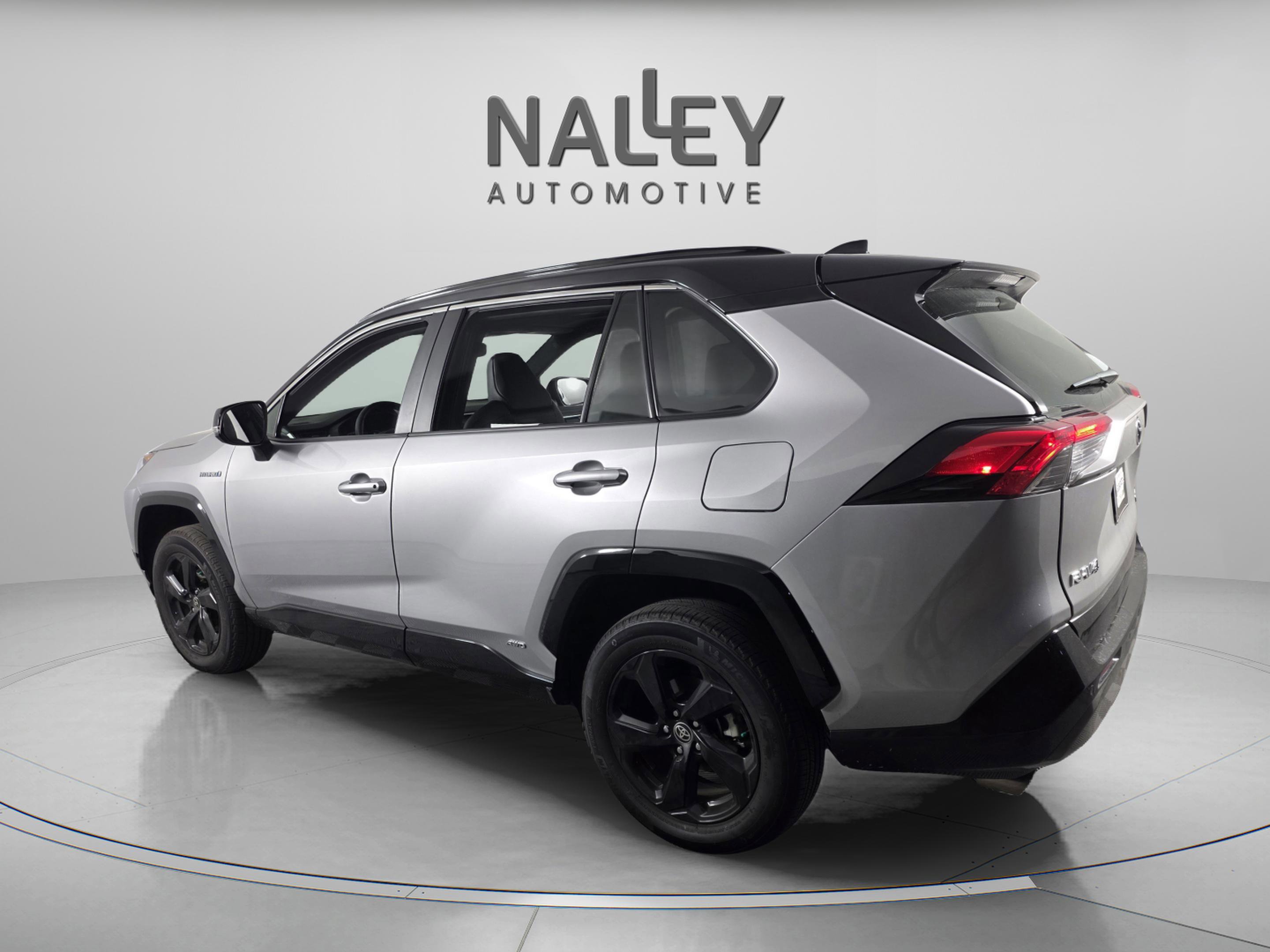 Used 2021 Toyota RAV4 XSE image 3