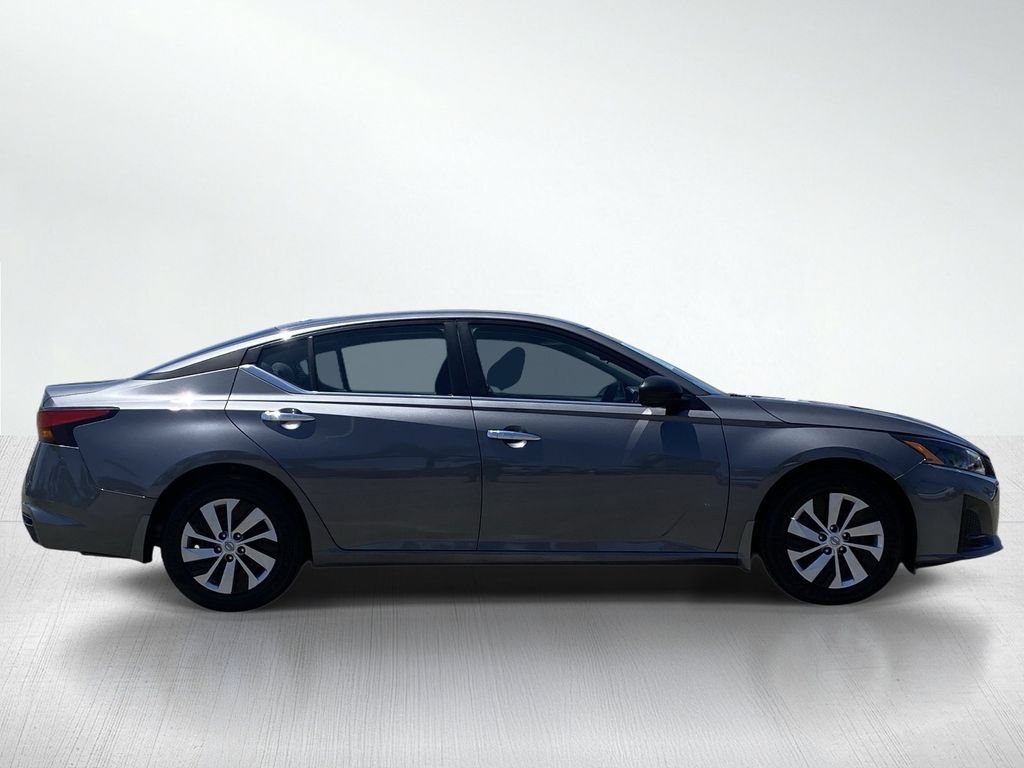 Used 2025 Nissan Altima 2.5 S FWD image 10