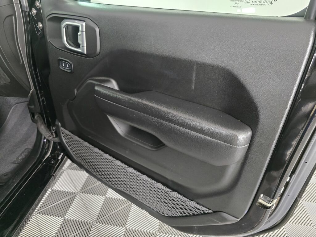 Used 2022 Jeep Wrangler Unlimited Sport image 39