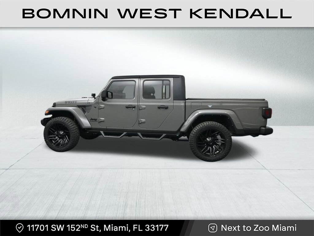 Used 2022 Jeep Gladiator Willys image 2