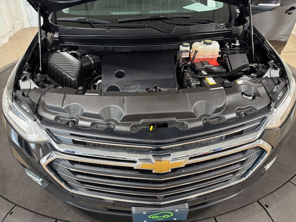 Certified 2021 Chevrolet Traverse LT w/ LT Premium Package AWD/4WD image 42