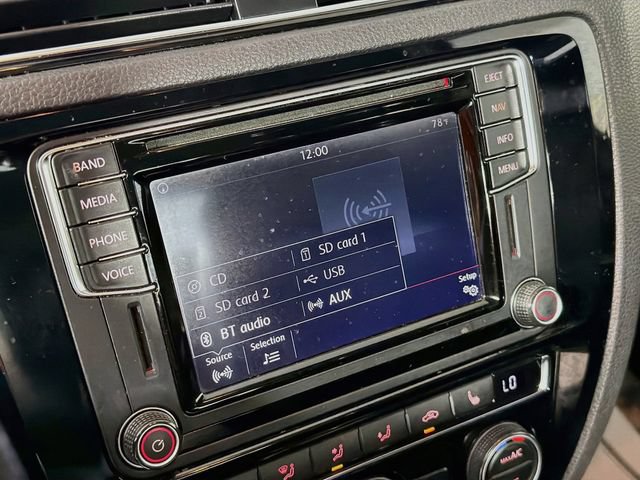 Used 2017 Volkswagen Jetta SEL FWD image 14