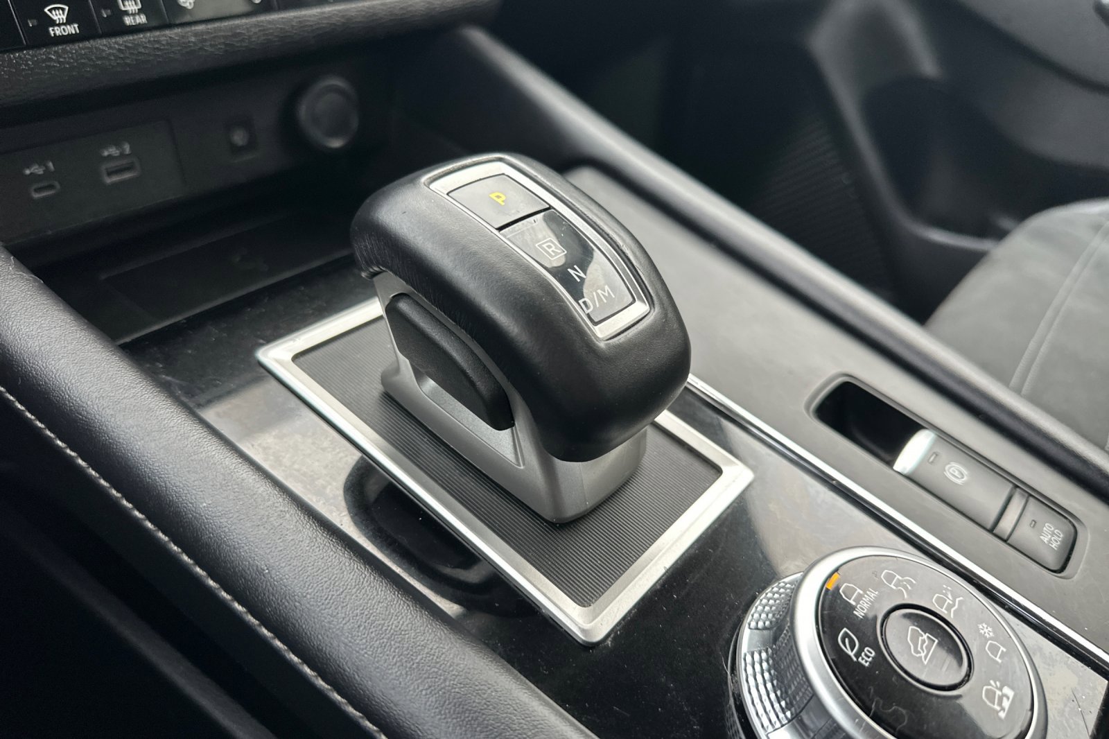 Used 2024 Mitsubishi Outlander SE image 24