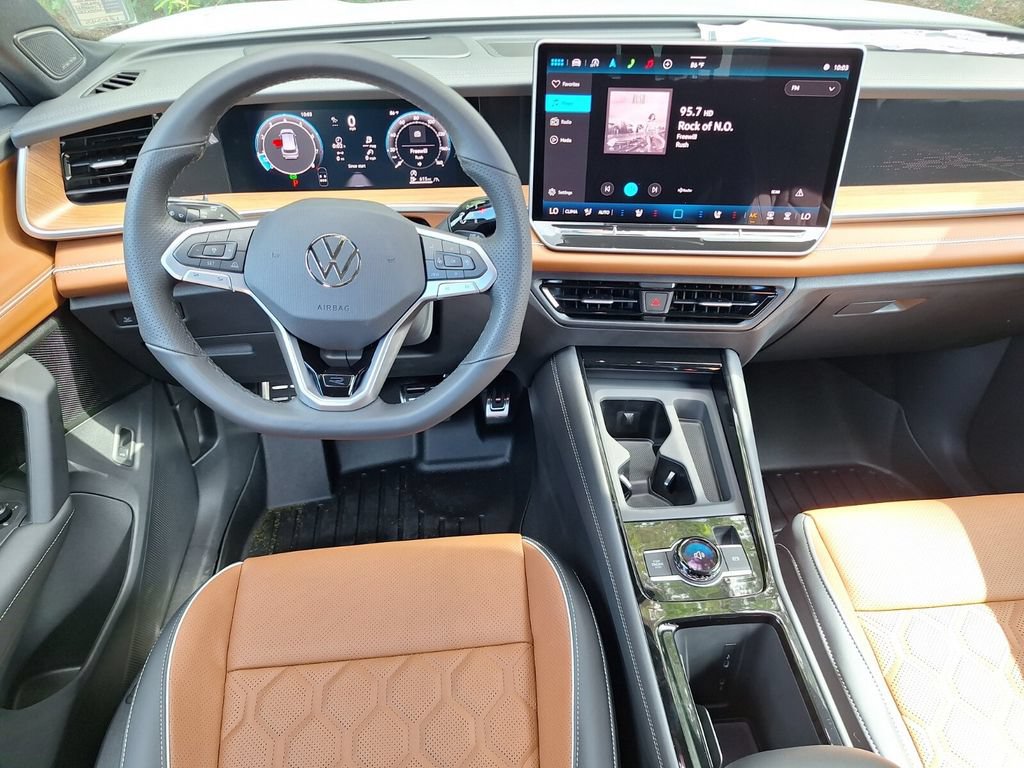 New 2026 Volkswagen Tiguan SEL R-Line AWD/4WD image 11