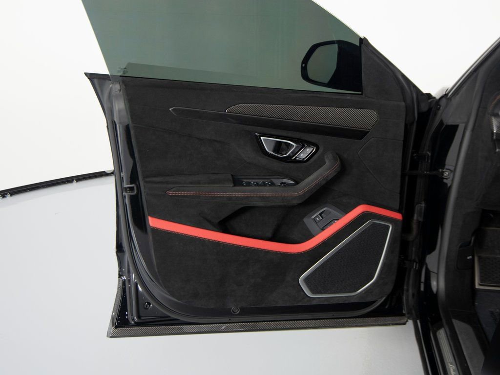 Used 2023 Lamborghini Urus Performante image 10
