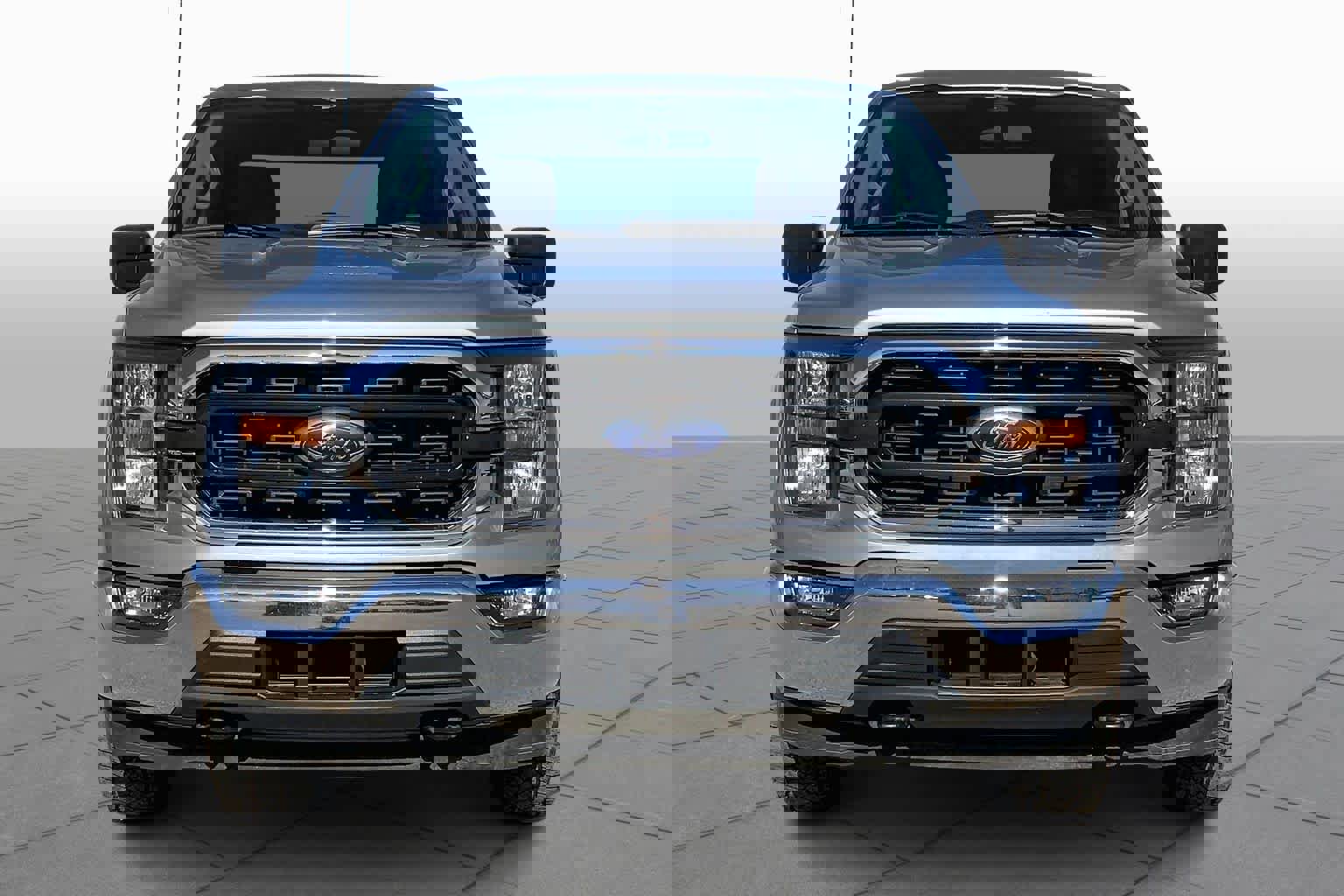 Used 2023 Ford F150 XLT w/ Trailer Tow Package image 4