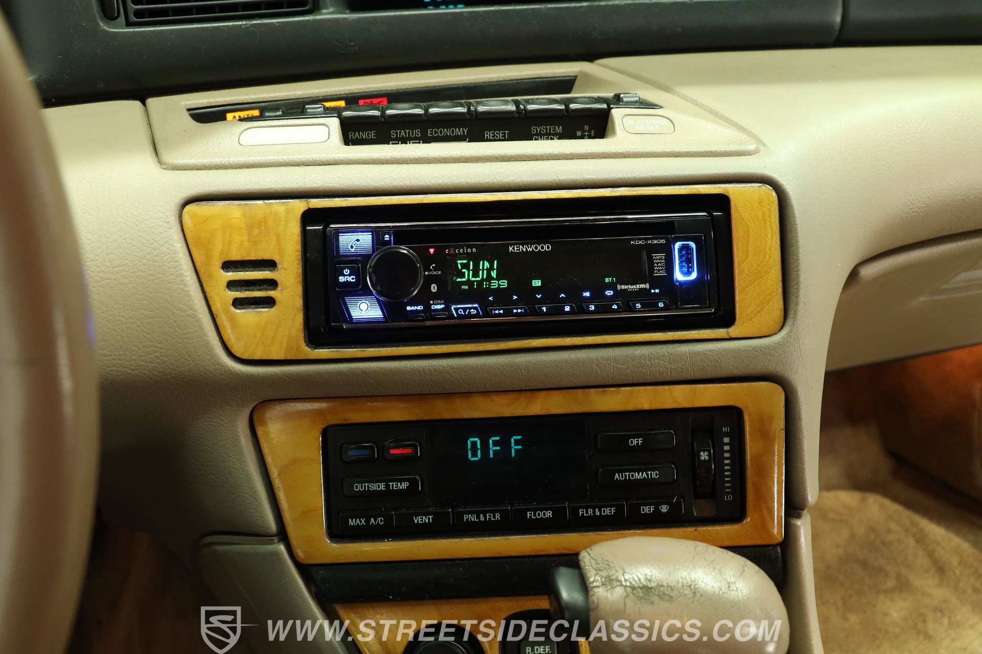 Used 1993 Lincoln Mark VIII RWD image 39