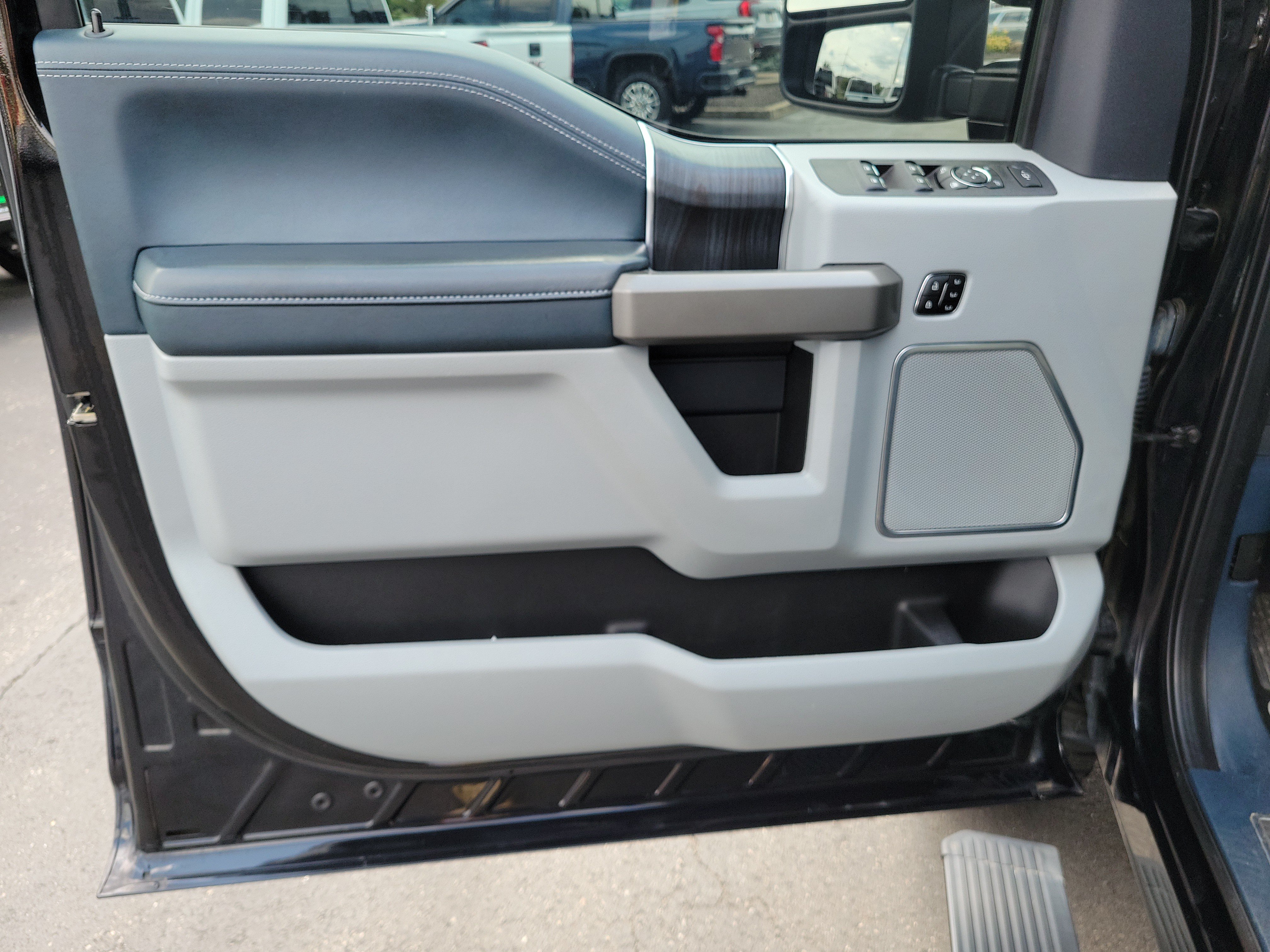 Used 2022 Ford F250 Limited AWD/4WD image 17