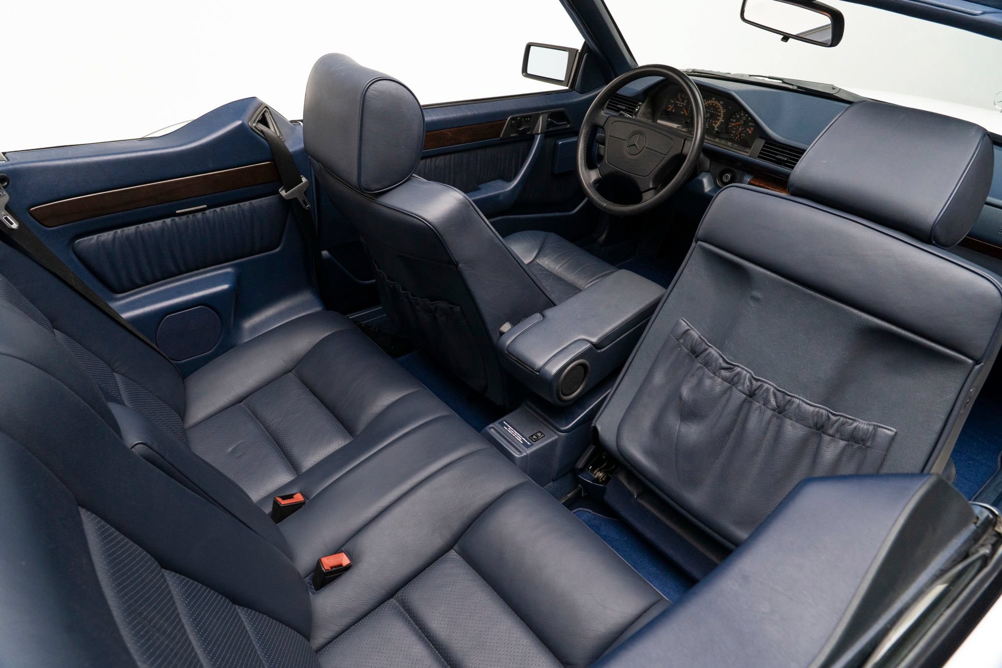 Used 1995 Mercedes-Benz E 320 Convertible image 34