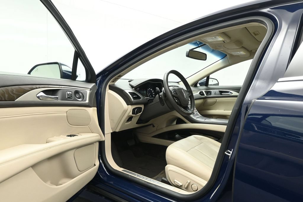 Used 2018 Lincoln MKZ Reserve FWD image 6
