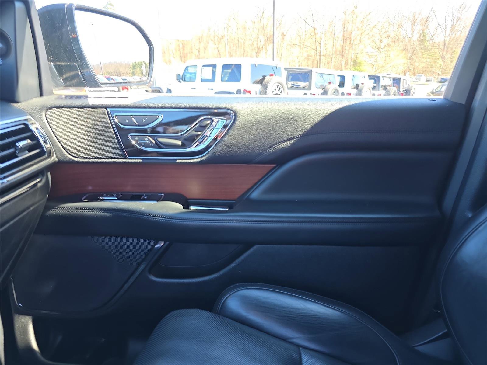 Used 2021 Lincoln Navigator L Reserve image 25