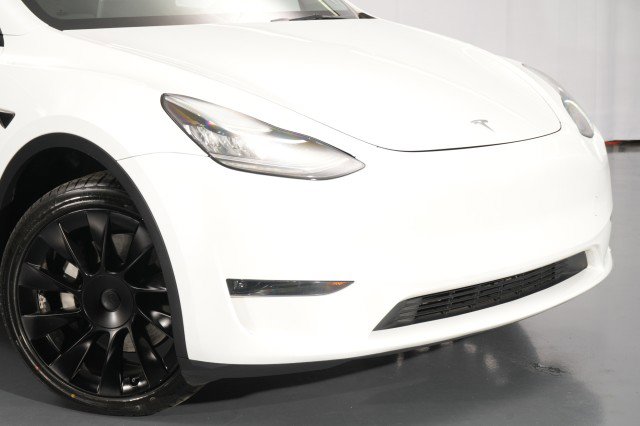 Used 2023 Tesla Model Y AWD image 7