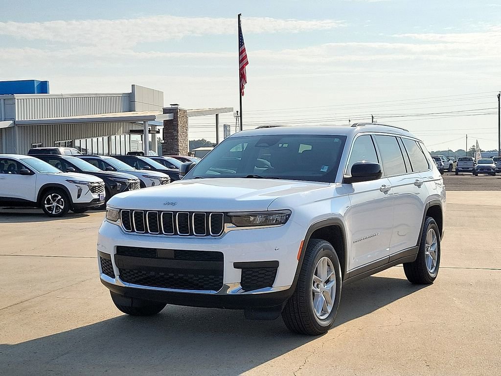 Used 2023 Jeep Grand Cherokee L Laredo image 2