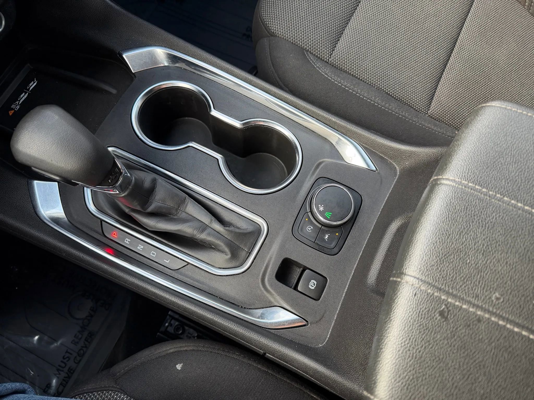 Used 2022 Chevrolet Traverse LT image 29