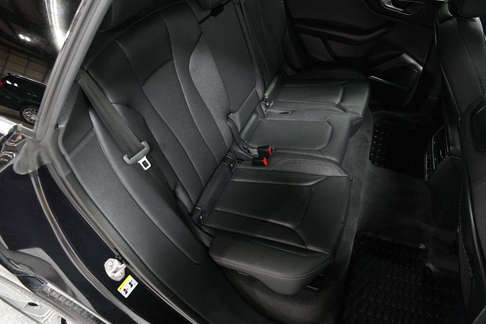 Used 2021 Audi Q8 Premium Plus w/ Premium Plus Package image 15