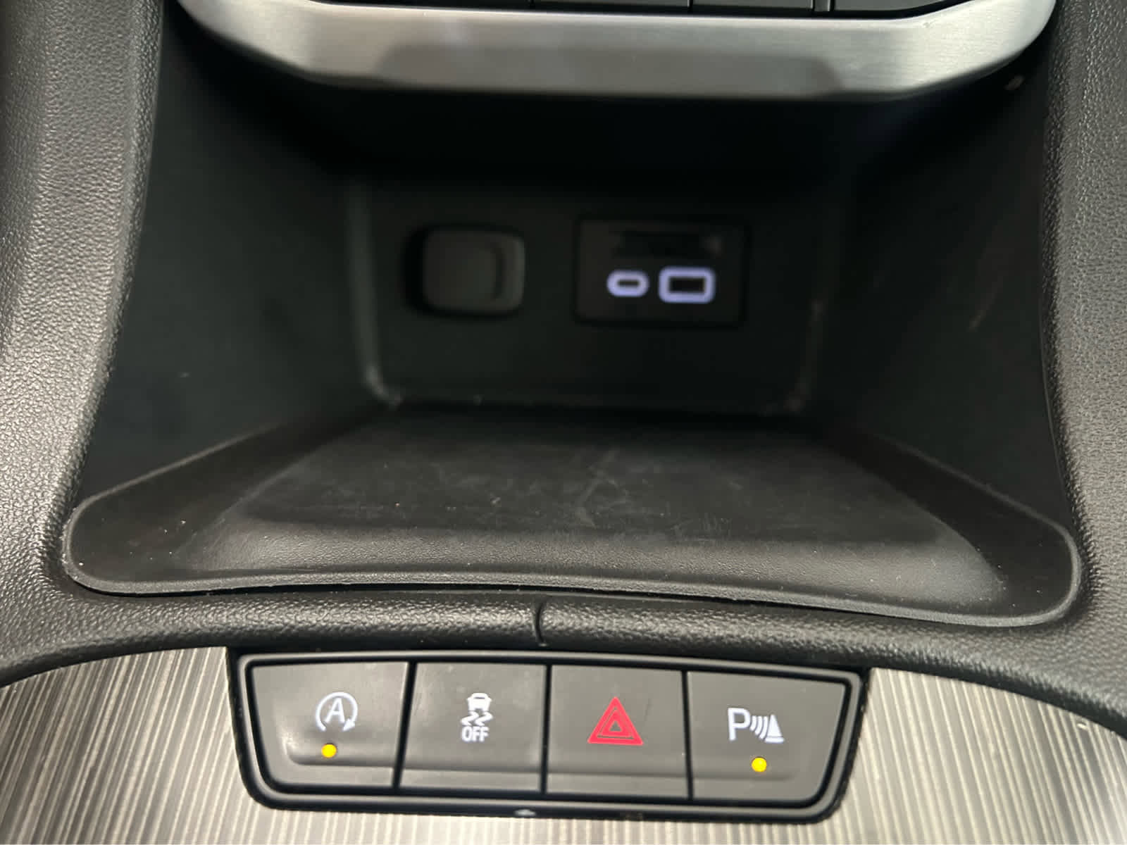 Used 2023 GMC Acadia SLT w/ Elevation Edition image 15