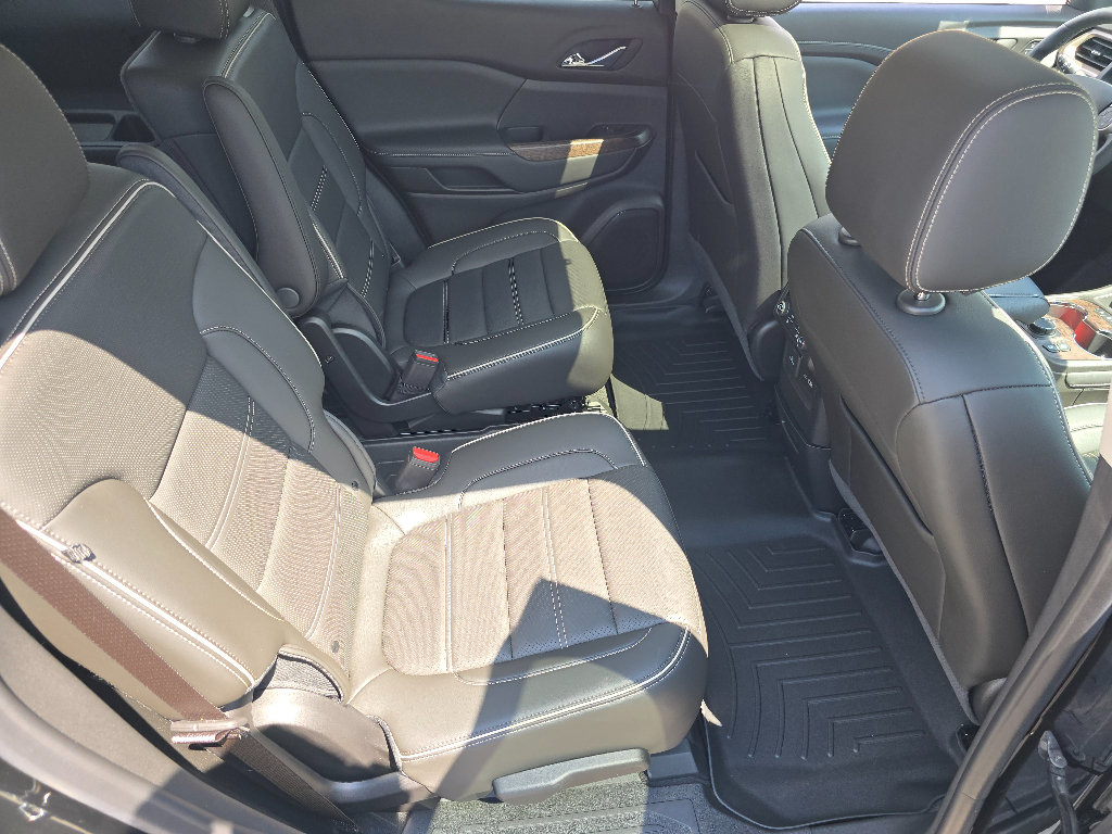 Used 2023 GMC Acadia Denali w/ Denali Technology Package FWD image 15