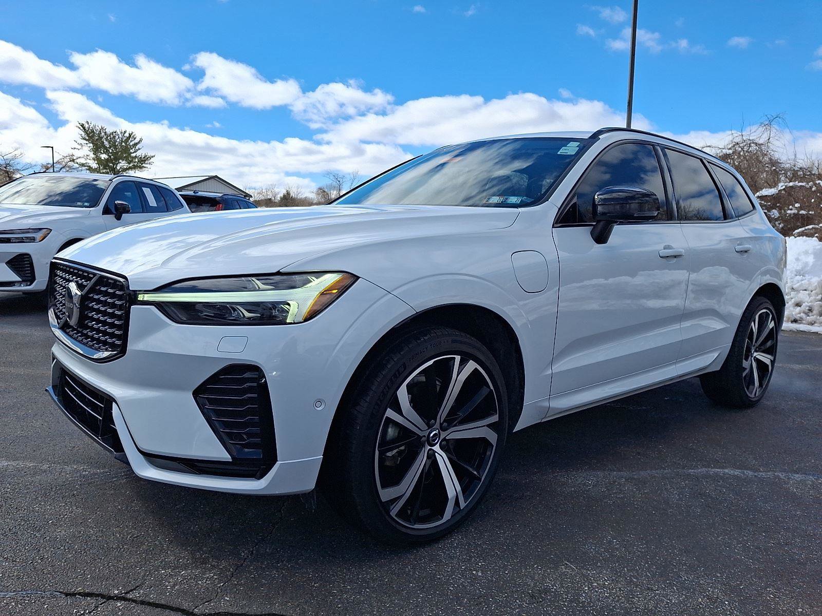 Certified 2023 Volvo XC60 T8 Ultimate w/ Protection Package Premier image 3