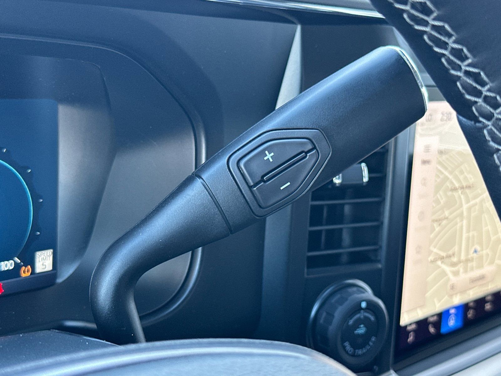 New 2025 Ford F350 Lariat w/ Lariat Ultimate Package image 24