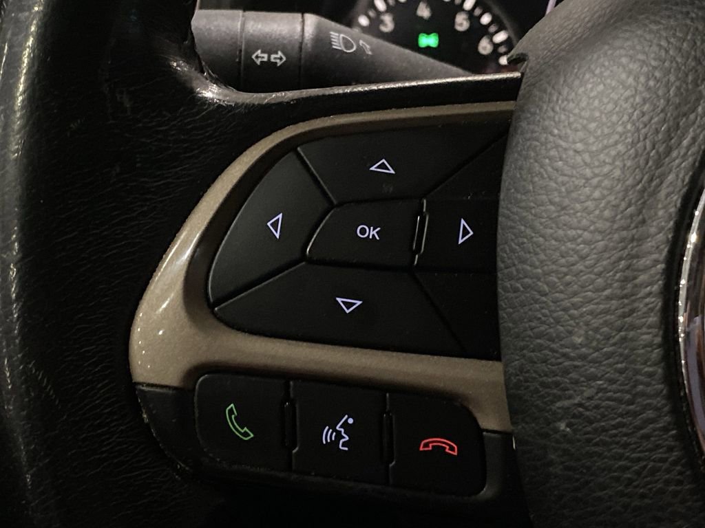 Used 2017 Jeep Renegade Latitude image 11