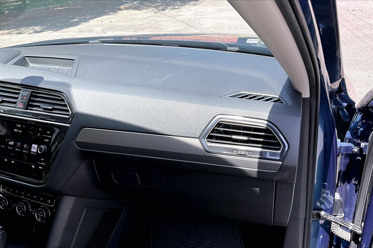 Used 2018 Volkswagen Tiguan SE FWD image 23