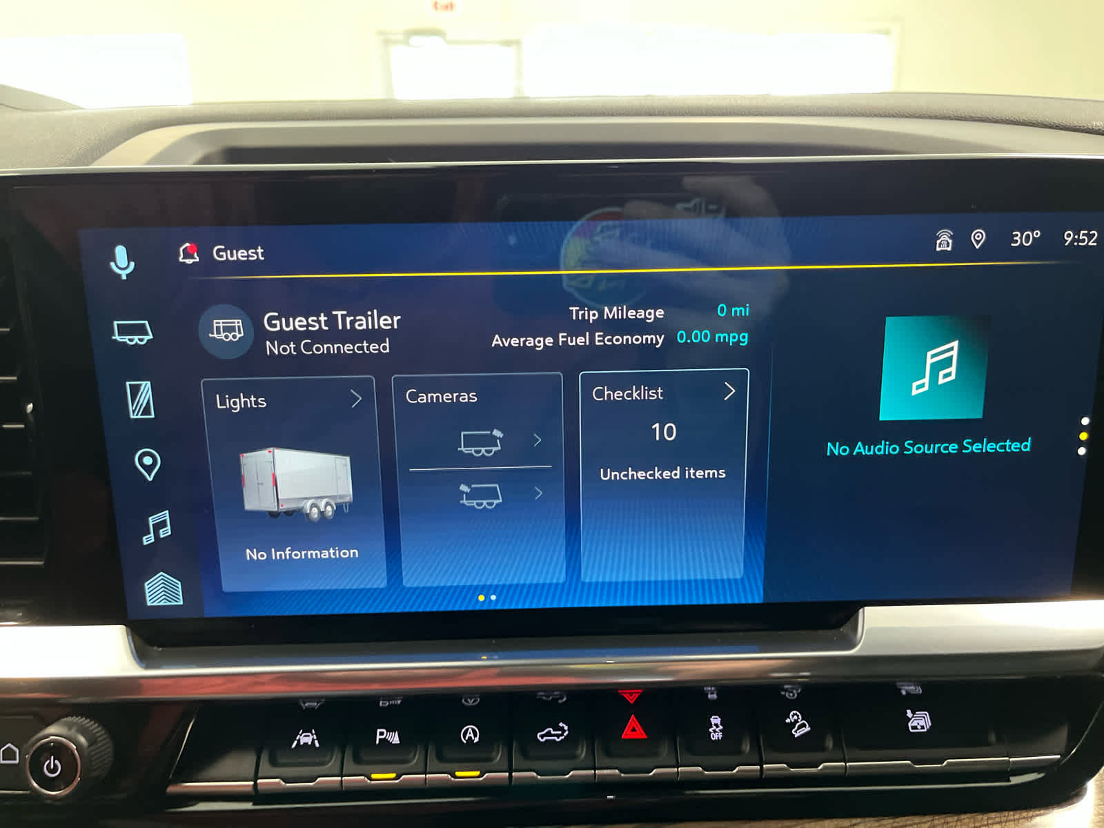 Used 2022 Chevrolet Silverado 1500 LT Trail Boss w/ LT Trail Boss Premium Package image 40