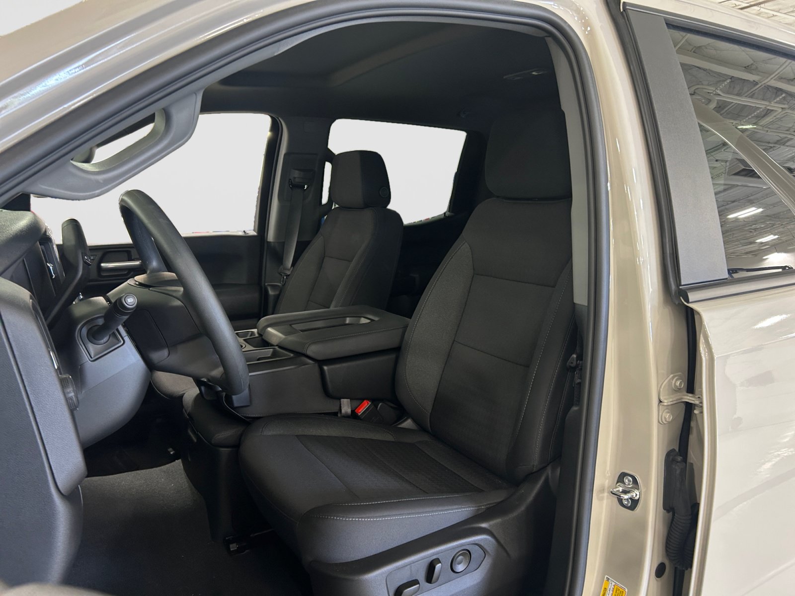 Used 2026 Chevrolet Silverado 1500 Custom RWD image 12