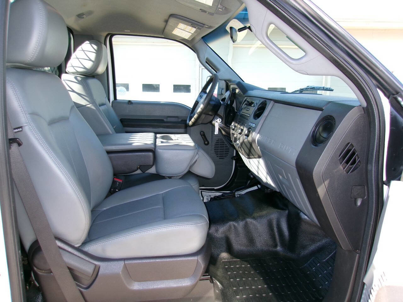 Used 2011 Ford F350 XL w/ Trailer Tow Pkg image 16