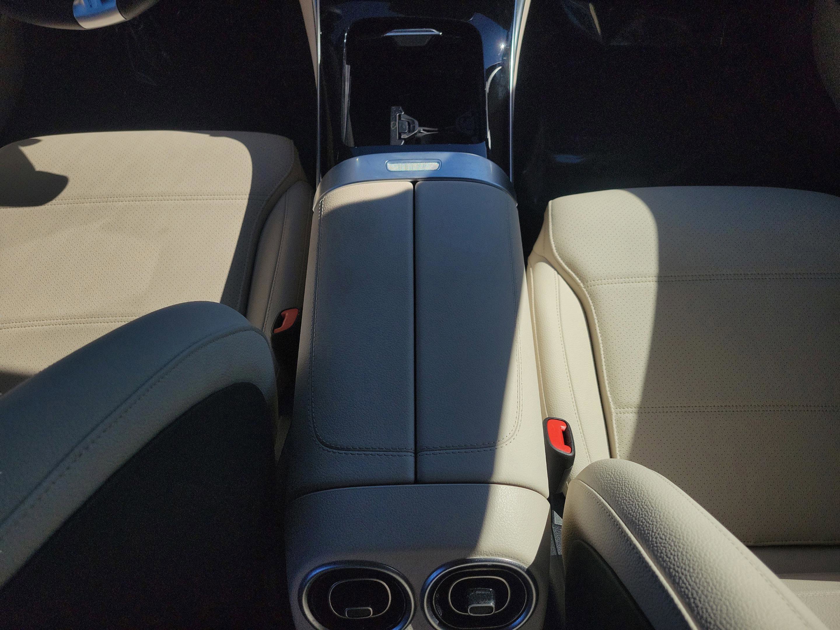 Used 2025 Mercedes-Benz C 300 C 300 image 24