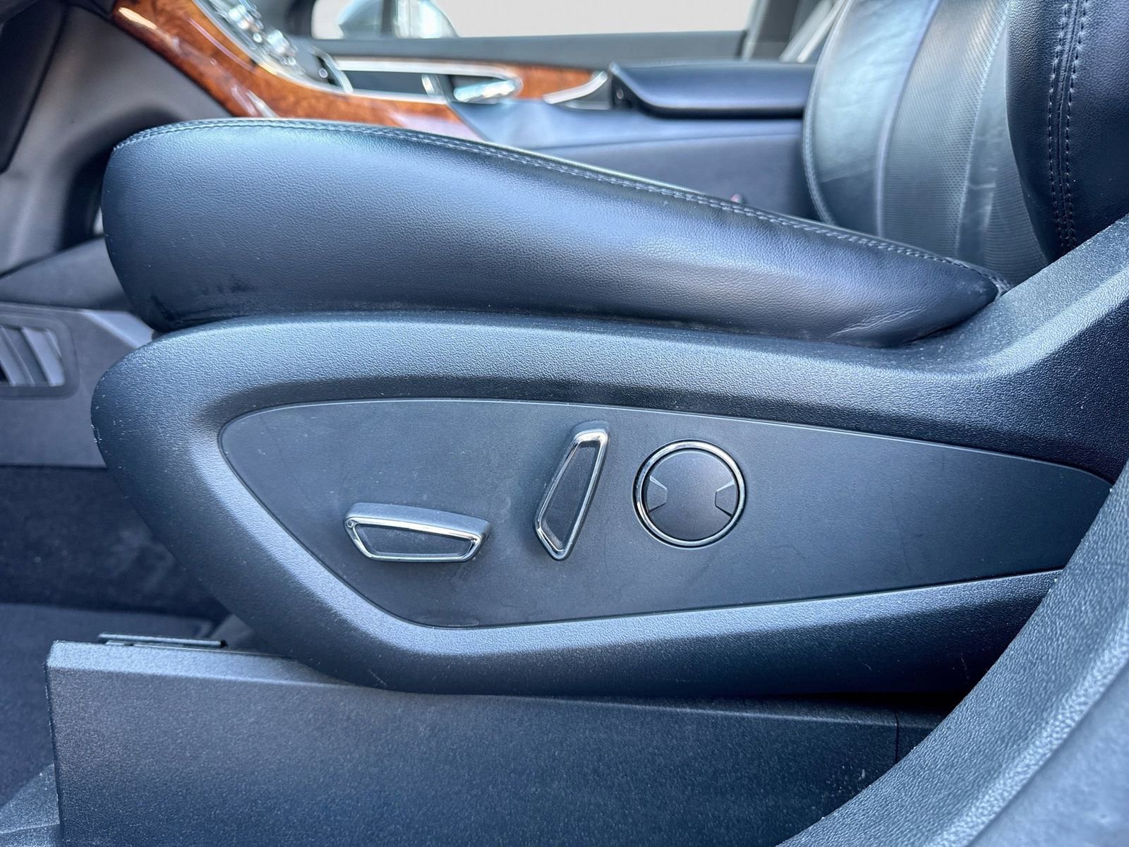 Used 2019 Lincoln Nautilus Select image 3