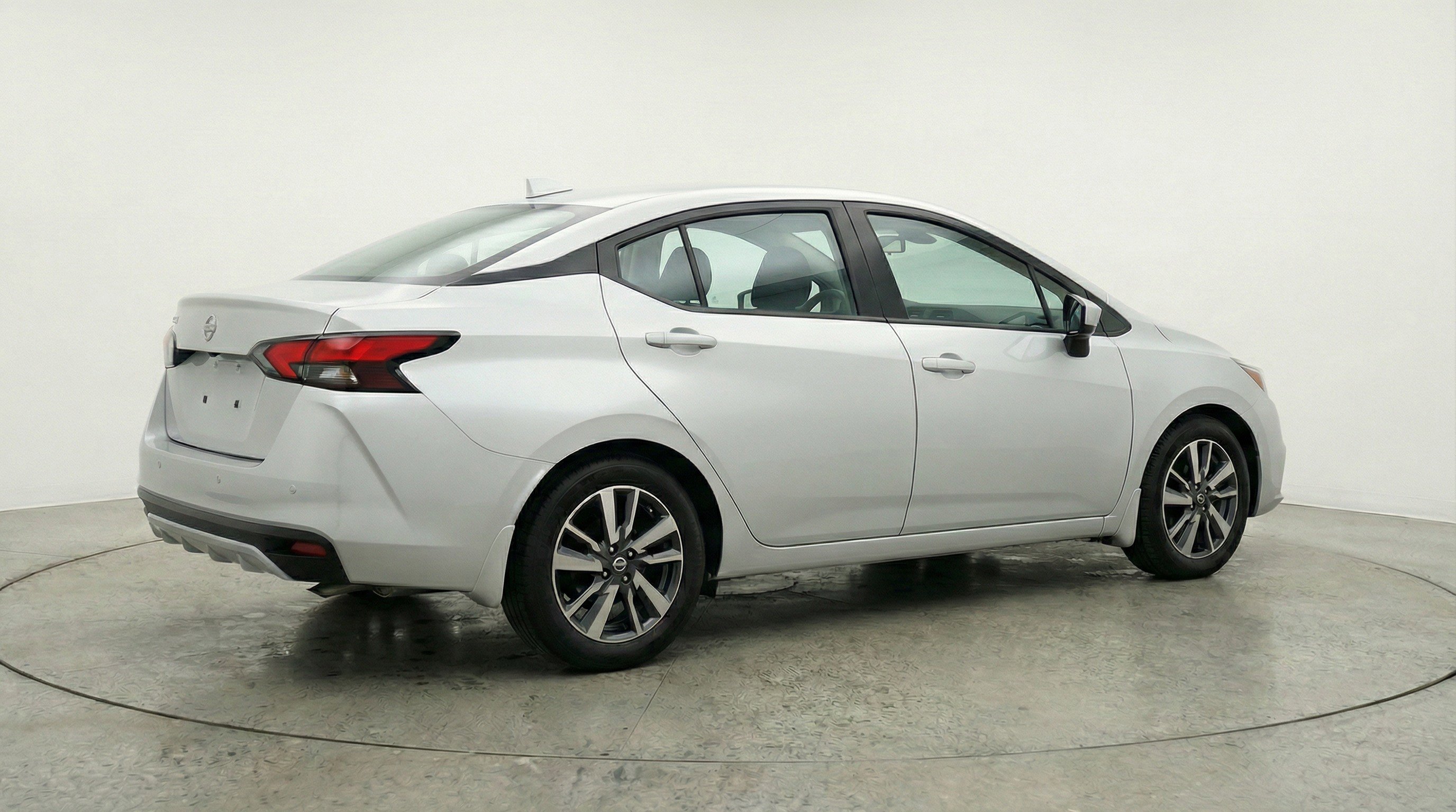 Used 2025 Nissan Versa SV FWD image 9