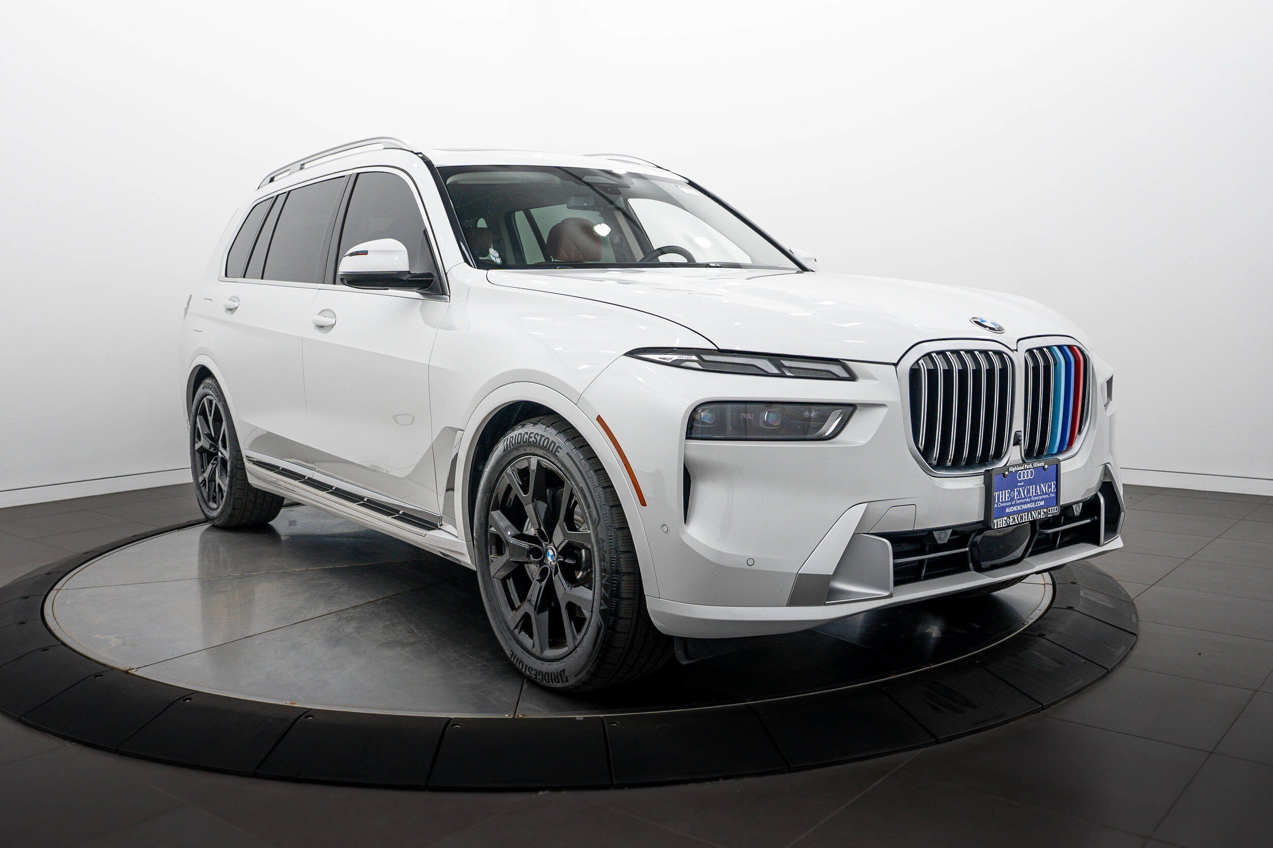 Used 2023 BMW X7 xDrive40i w/ Parking Assistance Package AWD/4WD image 2