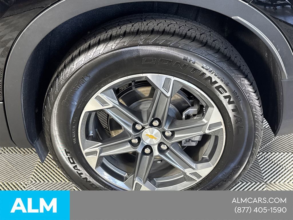 Used 2025 Chevrolet Blazer LT FWD image 23
