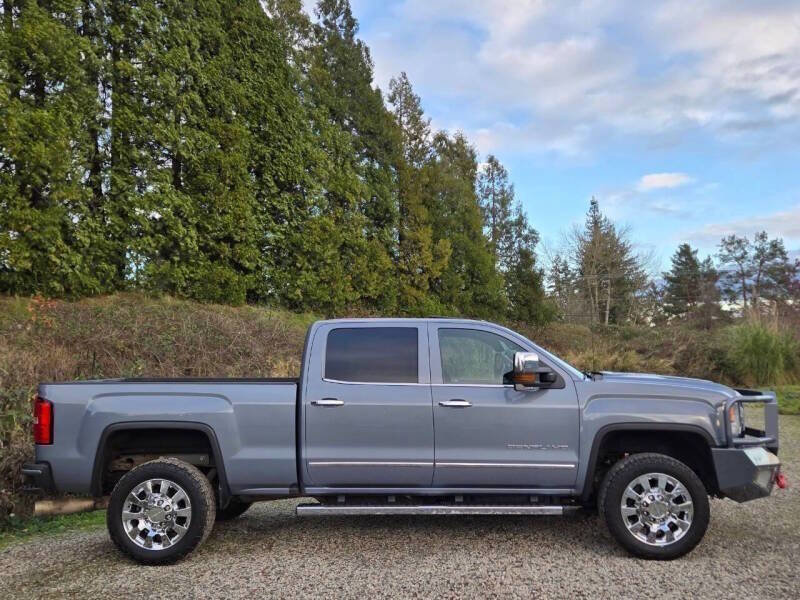 Used 2016 GMC Sierra 2500 Denali w/ Duramax Plus Package AWD/4WD image 12