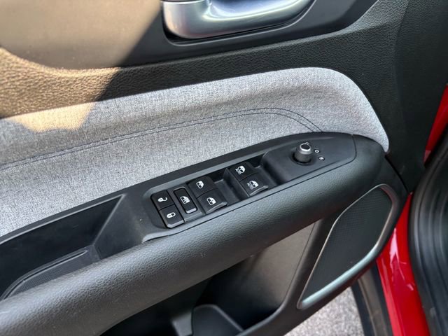 Used 2024 Jeep Compass Latitude image 16