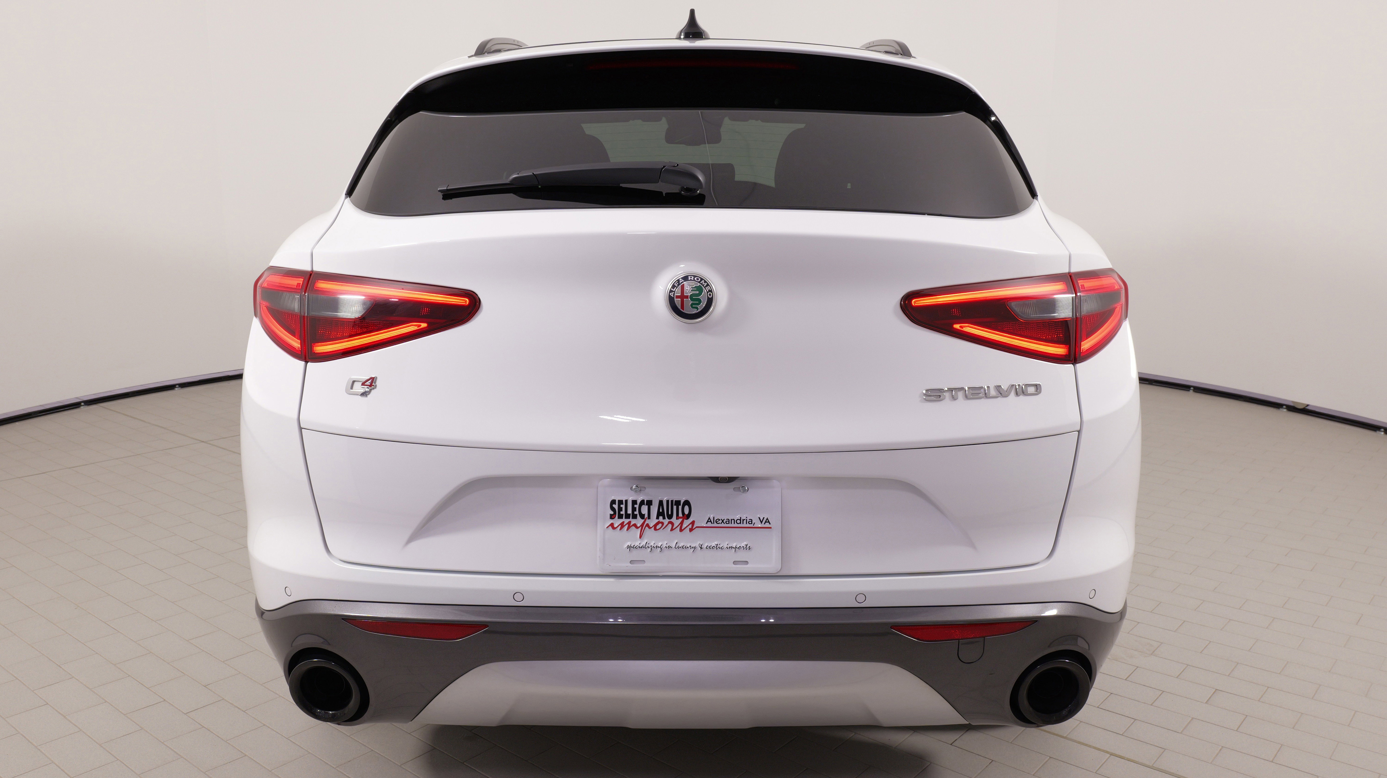 Used 2023 Alfa Romeo Stelvio Ti image 13
