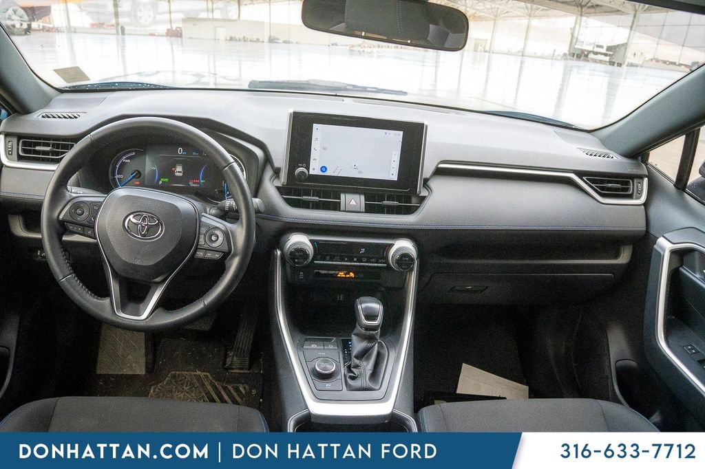 Used 2024 Toyota RAV4 SE image 4