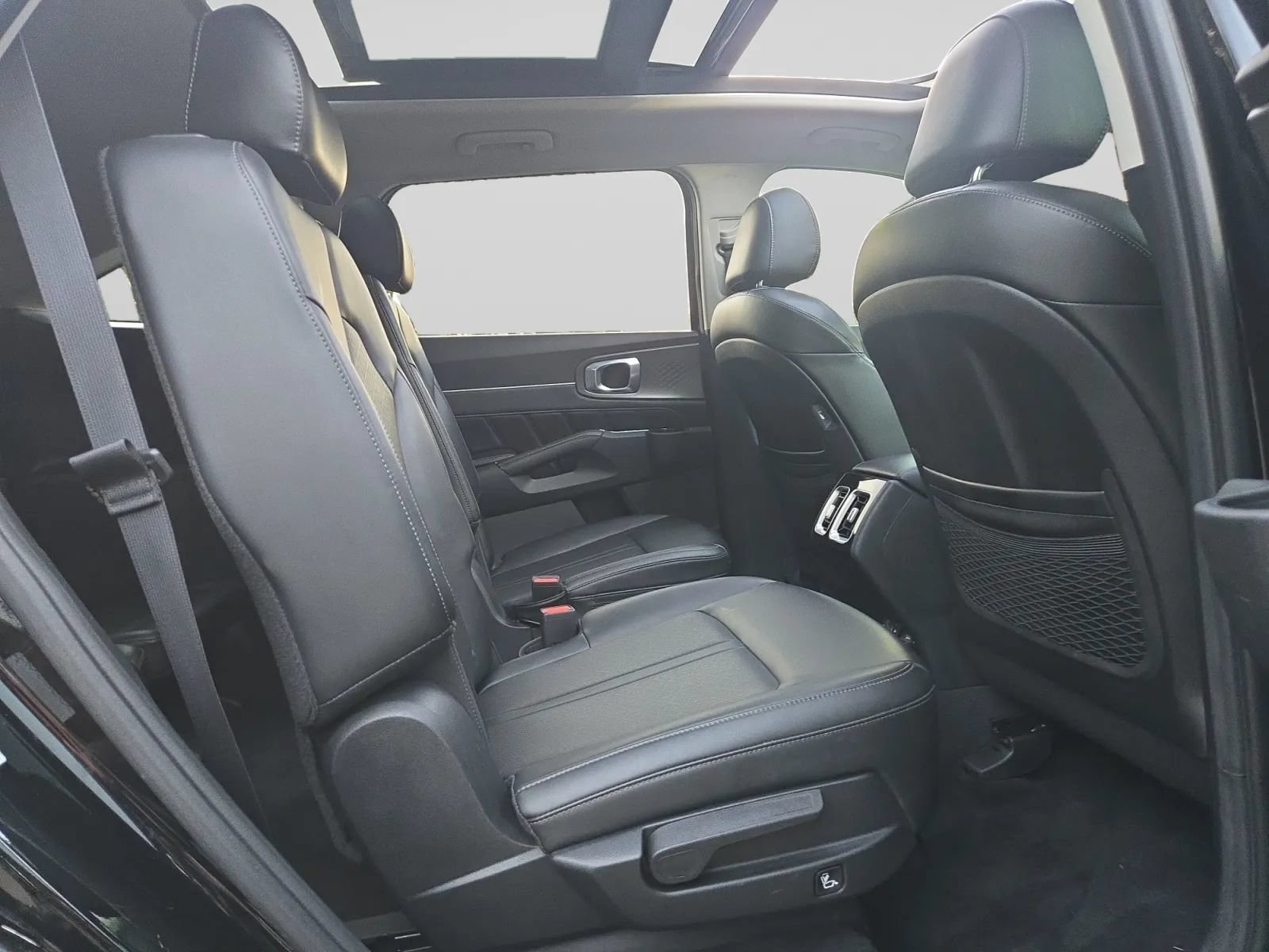 Used 2023 Kia Sorento SX AWD/4WD image 30