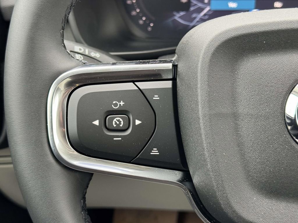 New 2026 Volvo XC40 B5 Ultra w/ Protection Package Premier image 10