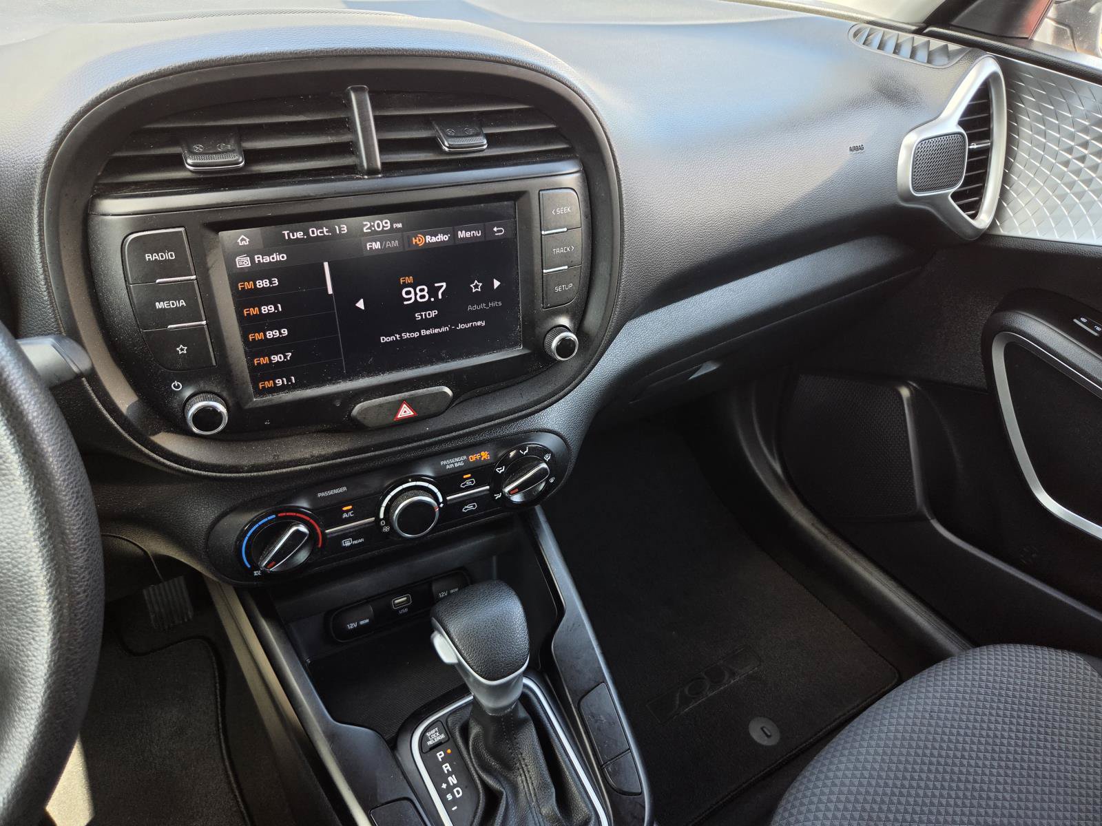 Used 2024 Kia Soul LX w/ LX Technology Package FWD image 19