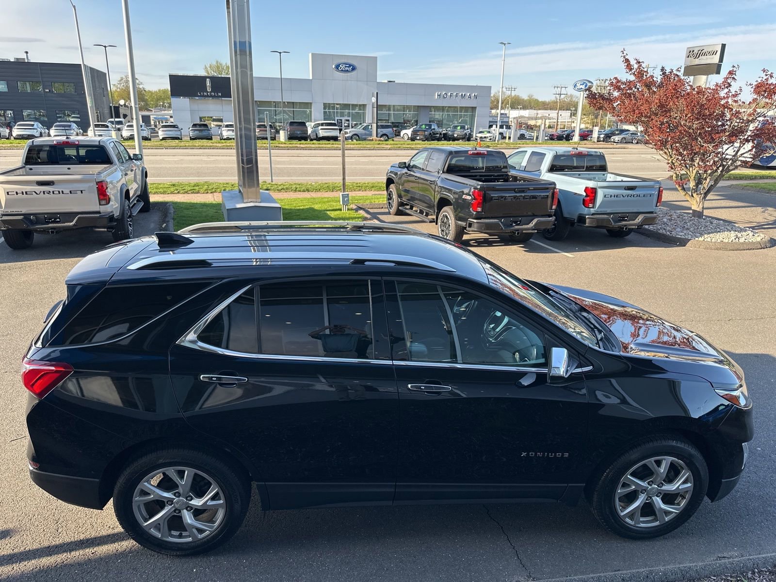 Used 2018 Chevrolet Equinox Premier w/ Infotainment II Package AWD/4WD image 4