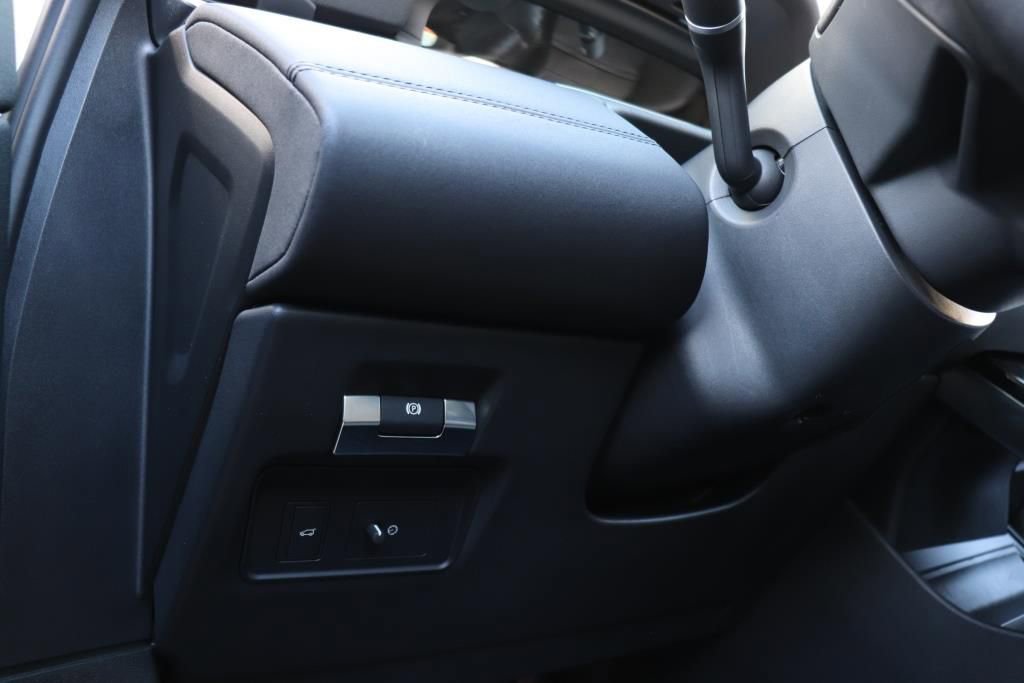 Used 2023 Land Rover Range Rover Evoque SE image 39