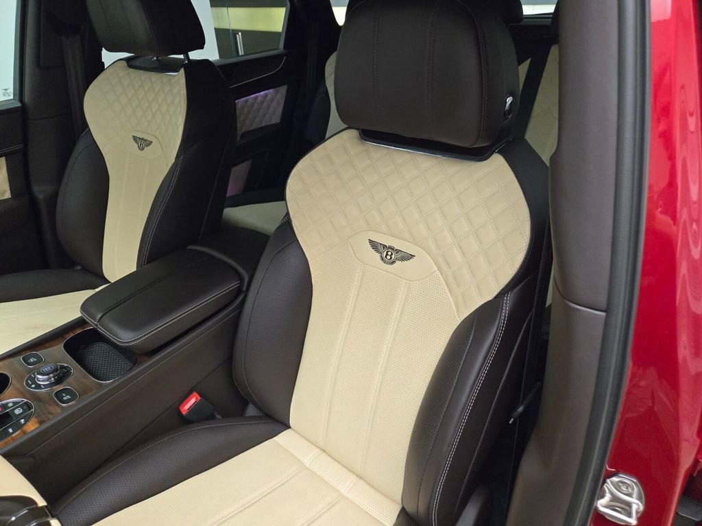 Certified 2021 Bentley Bentayga AWD/4WD image 20