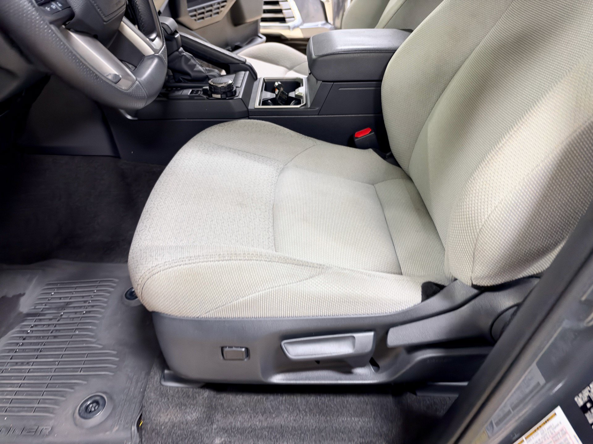 Used 2026 Toyota 4Runner SR5 AWD/4WD image 16