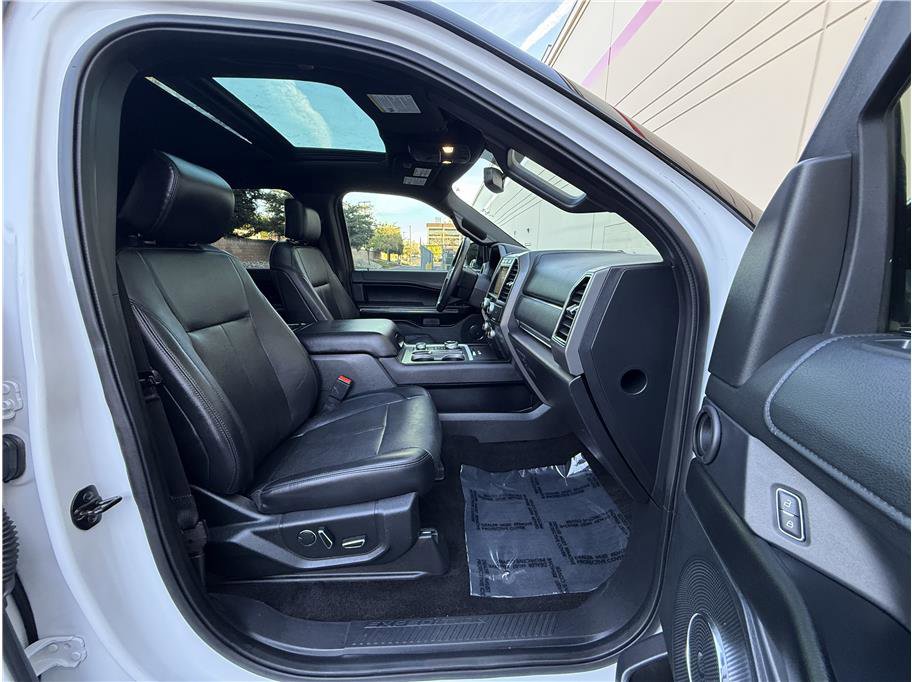 Used 2018 Ford Expedition XLT w/ Equipment Group 202A image 13