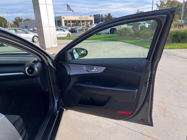Used 2022 Kia Forte LXS w/ LXS Technology Package FWD image 37