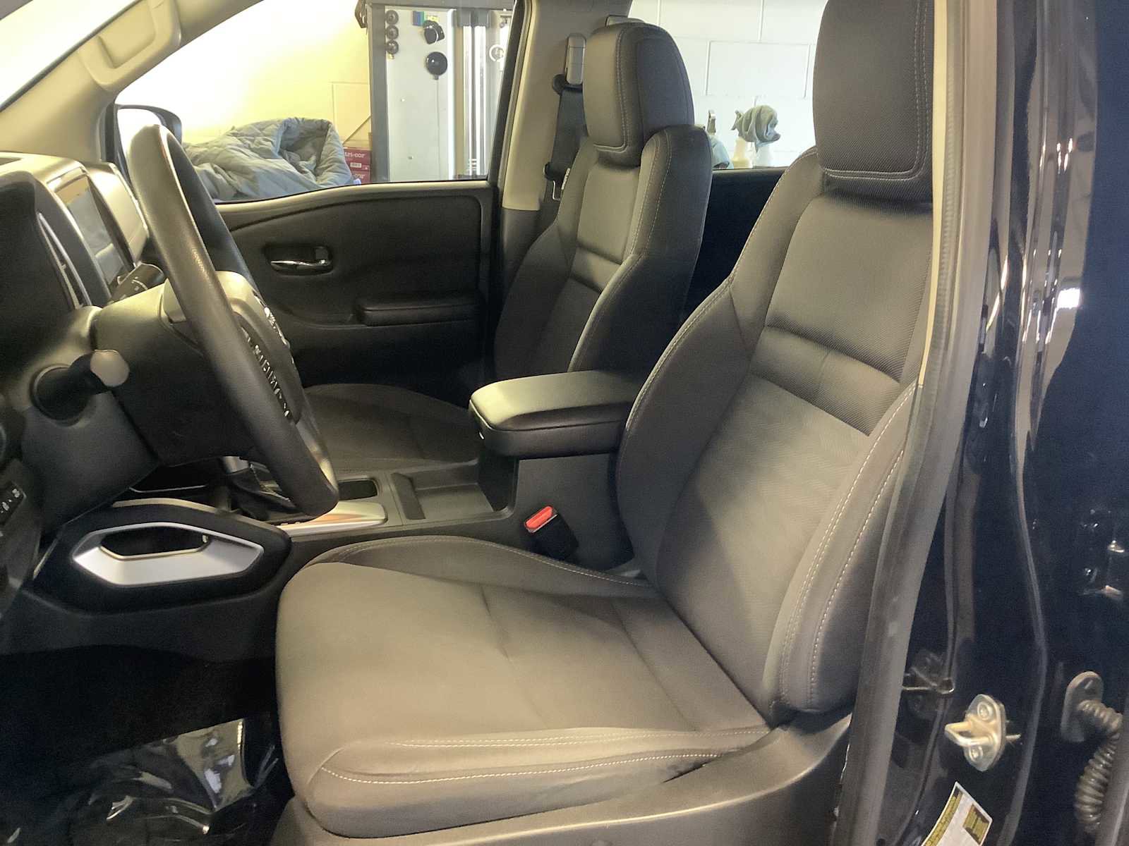 Used 2023 Nissan Frontier SV image 10