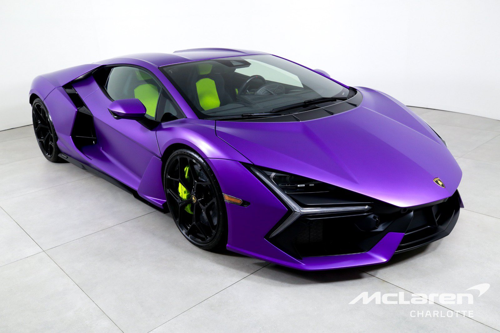 Used 2025 Lamborghini Revuelto AWD/4WD image 3